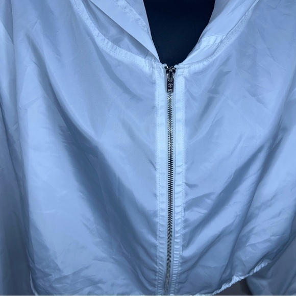 SIZE 6 SHEIN WHITE CROPPED HOODIE LONG SLEEVE NEUTRAL LIGHTWEIGHT - Picture 3 of 9